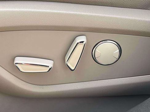 Used 2022 Lincoln Nautilus AWD w/ Premium Package image 21