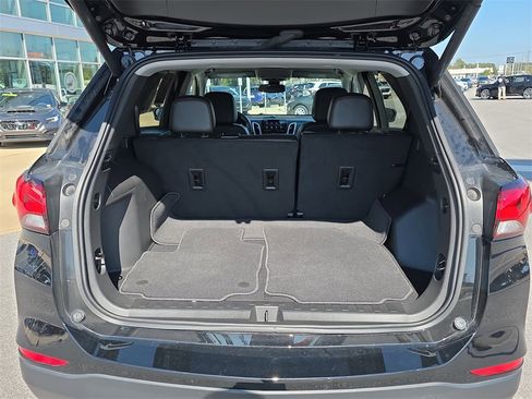 Used 2023 Chevrolet Equinox Premier image 36