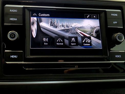 Used 2023 Volkswagen Atlas SE AWD/4WD image 35