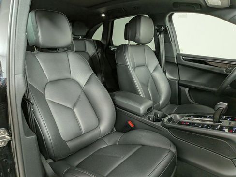 Certified 2025 Porsche Macan S AWD/4WD image 24