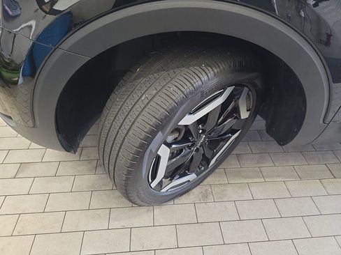 Used 2024 Kia Telluride EX w/ EX Captain's Chair Package image 34