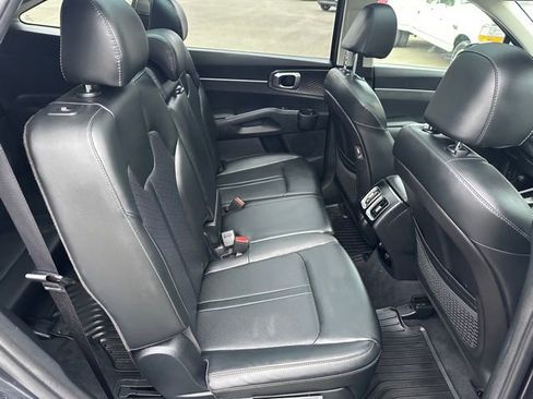 Used 2021 Kia Sorento S w/ Panoramic Sunroof Package image 12
