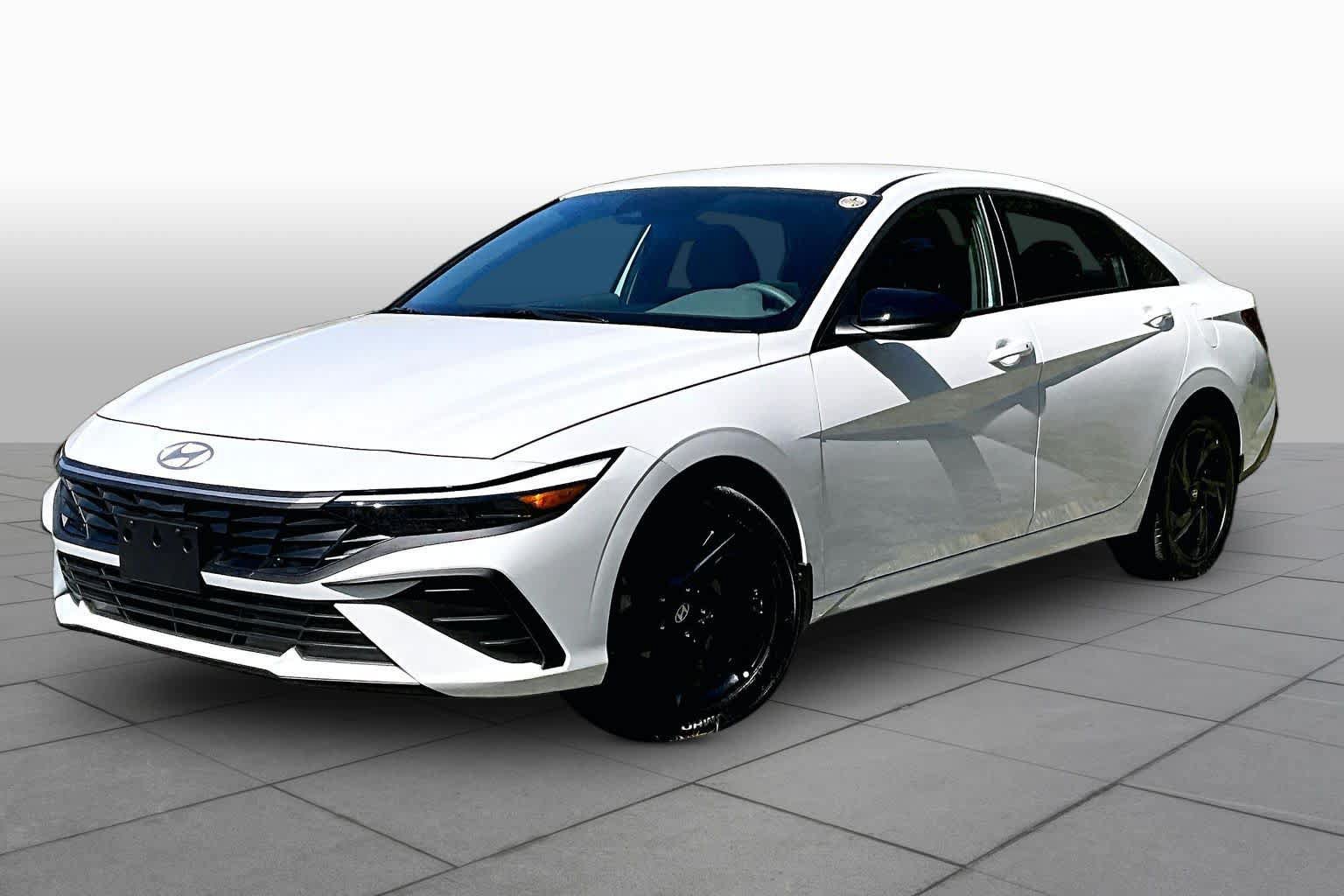 Used 2026 Hyundai Elantra Sport FWD image 1