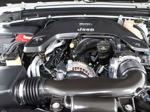 Used 2018 Jeep Wrangler Unlimited Sport S image 29