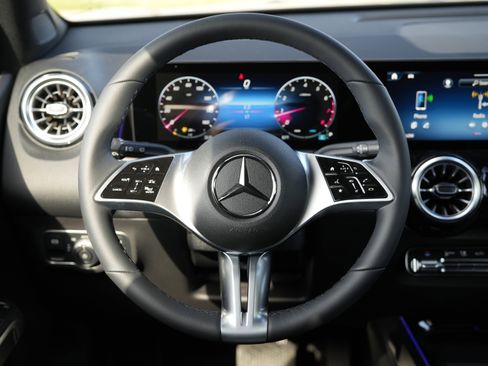 New 2026 Mercedes-Benz GLB 250 4MATIC image 22