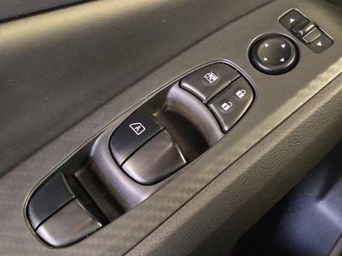 Used 2024 Nissan Altima 2.5 SV FWD image 27