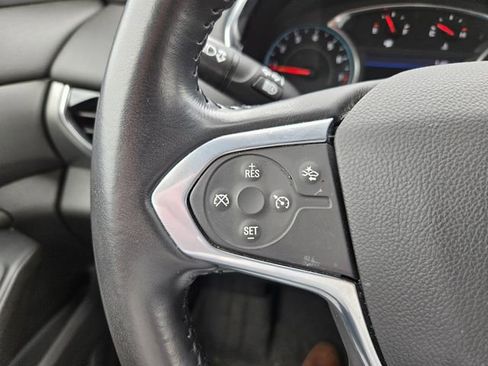 Used 2022 Chevrolet Traverse LT image 15