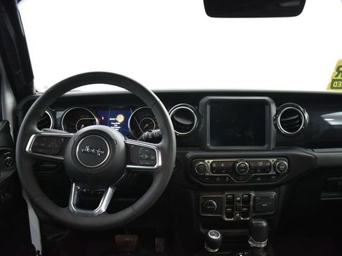 Used 2023 Jeep Wrangler Altitude image 30