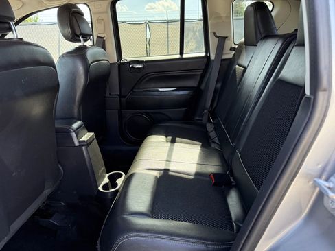Used 2016 Jeep Compass Latitude FWD image 21