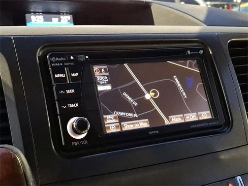 Used 2014 Toyota Sienna XLE image 18