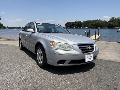 Used 2010 Hyundai Sonata GLS FWD image 1