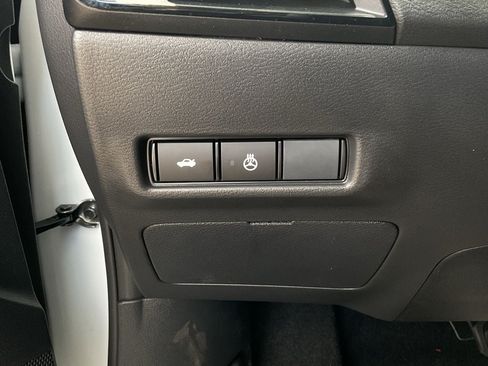 New 2026 Nissan Sentra SV FWD image 18