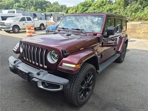 Used 2021 Jeep Wrangler Unlimited Sahara w/ Cold Weather Group AWD/4WD image 23