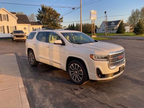 Used 2022 GMC Acadia Denali w/ Denali Ultimate Package AWD/4WD image 4