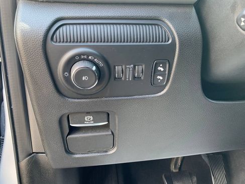 Used 2023 Jeep Wagoneer L Series II AWD/4WD image 14
