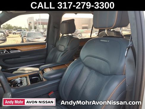 Used 2022 Jeep Grand Wagoneer Series II w/ Premium Group II AWD/4WD image 15