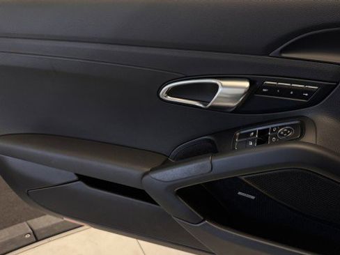 Used 2019 Porsche 718 Cayman image 15