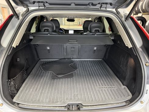 Used 2023 Volvo XC60 B5 Ultimate w/ Climate Package FWD image 27