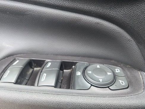 Used 2020 Chevrolet Equinox LT image 37