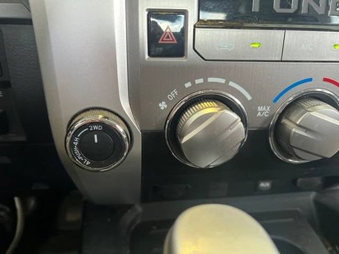 Used 2019 Toyota Tundra SR5 w/ SR5 Upgrade Package AWD/4WD image 16