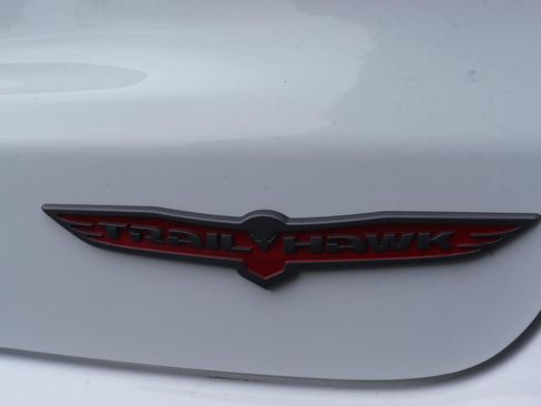 Used 2022 Jeep Compass Trailhawk image 11