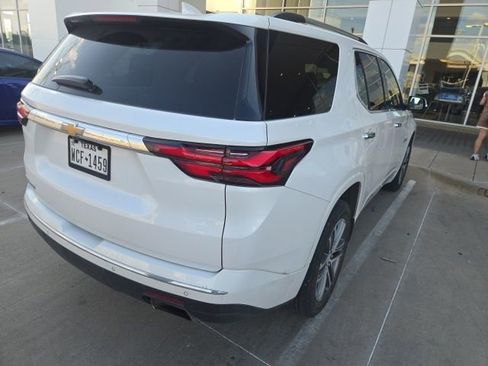 Used 2023 Chevrolet Traverse High Country FWD image 5
