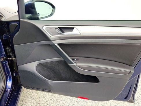 Used 2016 Volkswagen Golf SE w/ Lighting Package image 24