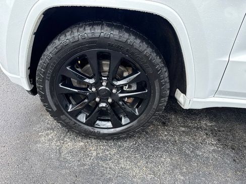 Used 2021 Jeep Grand Cherokee Laredo X AWD/4WD image 11