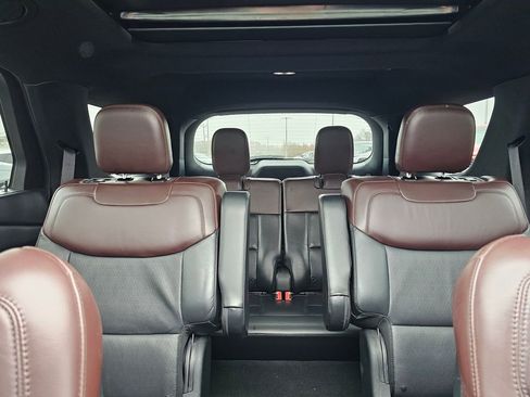 Used 2020 Ford Explorer Platinum w/ Premium Technology Package image 29