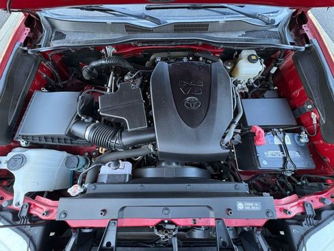 Used 2019 Toyota Tacoma TRD Off-Road w/ Technology Package image 22