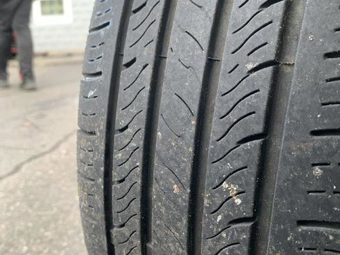 Used 2016 Toyota Prius V Five image 19