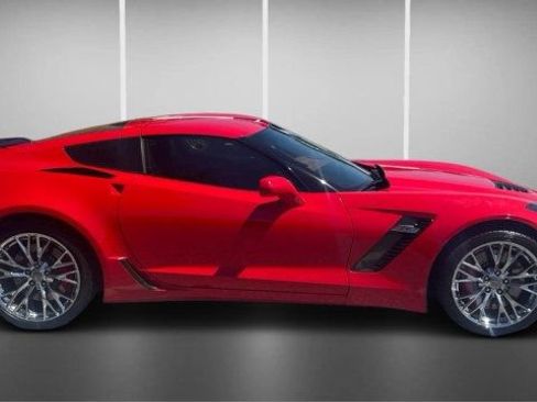Used 2016 Chevrolet Corvette Z06 w/ 3LZ Preferred Equipment Group RWD image 2