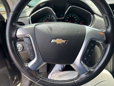 Used 2017 Chevrolet Traverse LT FWD image 14