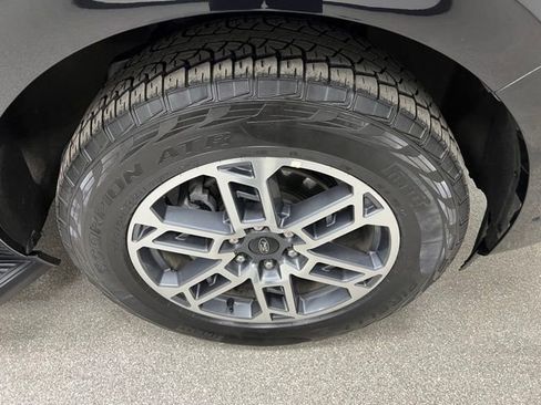 Used 2025 Ford Expedition Active AWD/4WD image 18
