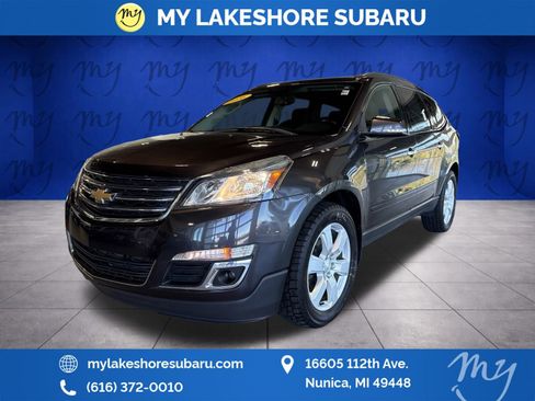 Used 2016 Chevrolet Traverse LT w/ Style and Technology Package FWD image 3
