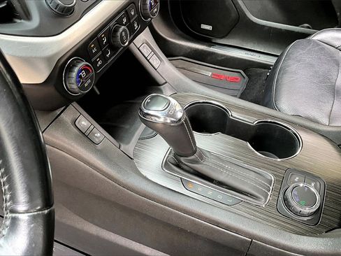 Used 2018 GMC Acadia SLT image 15