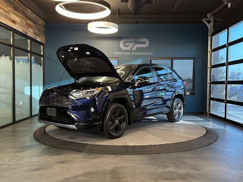 Used 2020 Toyota RAV4 XSE AWD/4WD image 24