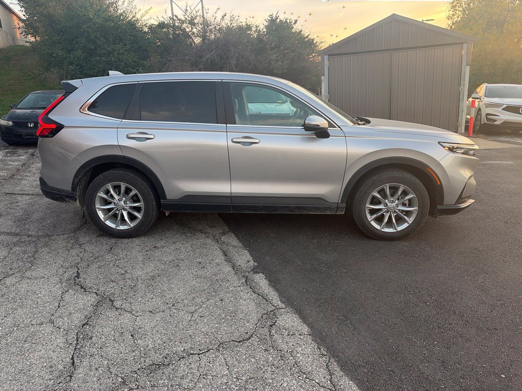Used 2025 Honda CR-V EX-L image 4