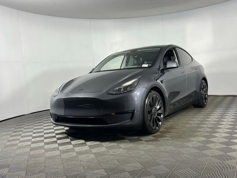 Used 2023 Tesla Model Y Performance image 3