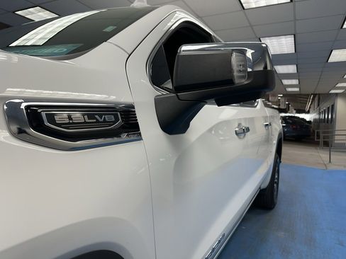 Certified 2025 GMC Sierra 1500 SLT image 16