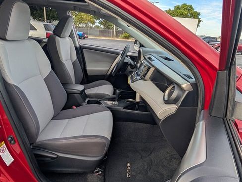 Used 2015 Toyota RAV4 XLE image 15
