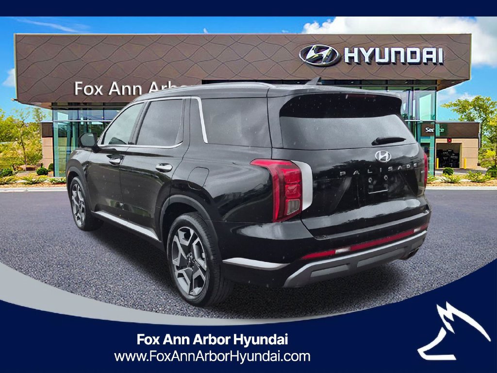 Used 2024 Hyundai Palisade SEL w/ Premium Package AWD/4WD image 3