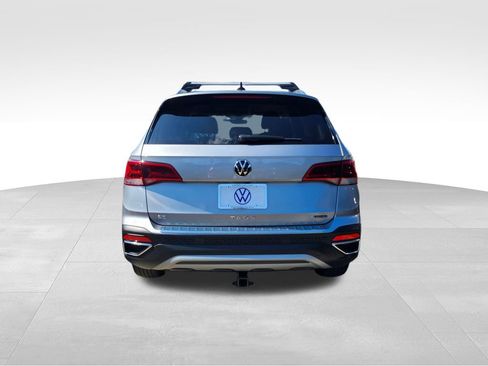 Certified 2024 Volkswagen Taos SE AWD/4WD image 6