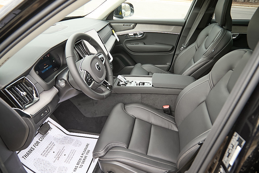 New 2026 Volvo XC90 T8 Ultra w/ Protection Package AWD/4WD image 17