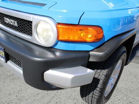 Used 2007 Toyota FJ Cruiser 4WD image 10