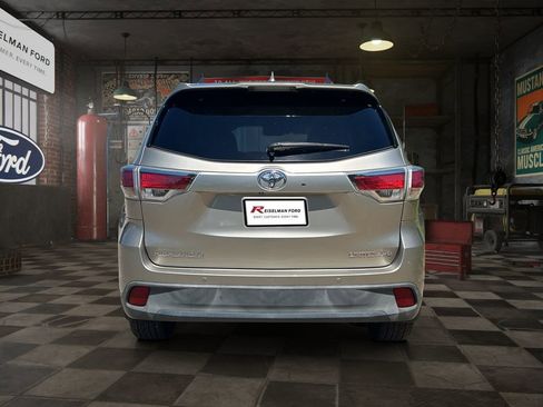 Used 2015 Toyota Highlander Limited Platinum AWD/4WD image 5