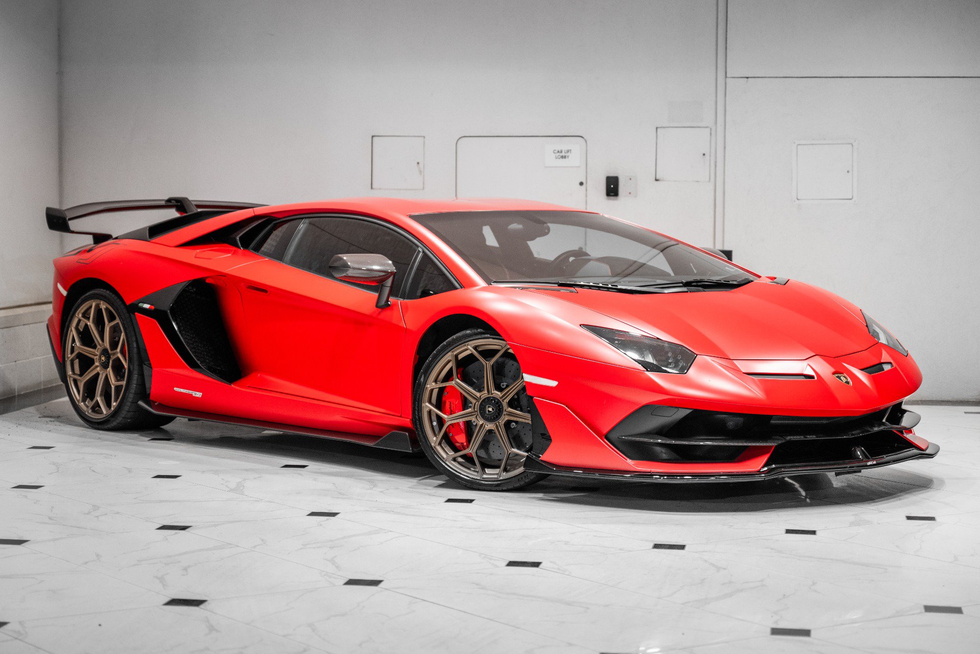 Used 2021 Lamborghini Aventador SVJ AWD/4WD image 1