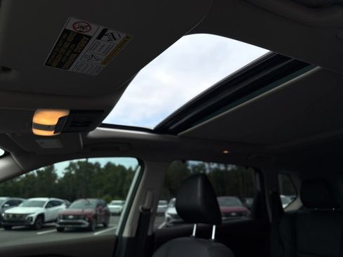 Used 2022 Nissan Rogue Platinum w/ Head-Up Display Package FWD image 10