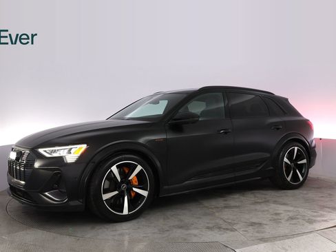 Used 2022 Audi e-tron S Premium Plus AWD/4WD image 18