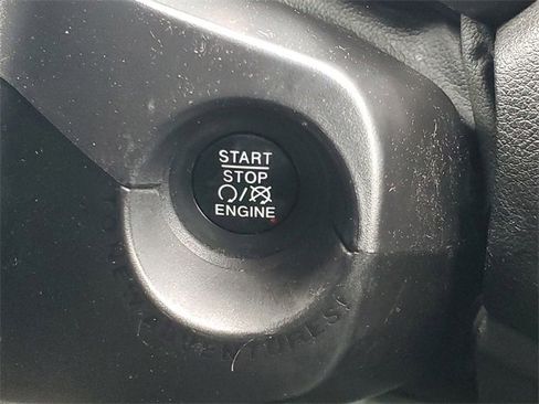 Used 2017 Jeep Renegade Sport w/ Power & Air Group image 22